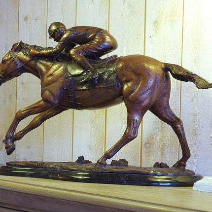 Bronzen beeld Jockey op paard 34x20x54cm