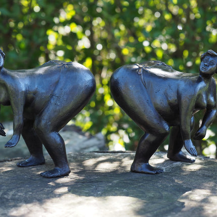 Bronzen beeld Dikke dame links 19x11x16cm