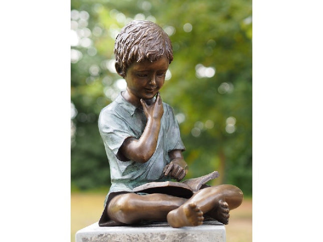 Bronzen beeld Jongen met boek 40x24x32cm