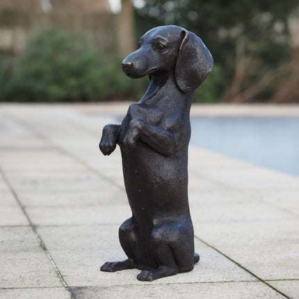 Bronzen beeld Zittende Tekkel 52x16x24cm