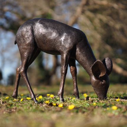 Bronzen beeld Grazend Hertje 50x17x58cm