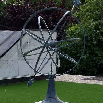 Bronzen Zonnewijzer  67 cm. 74x47x47cm