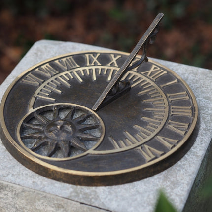 Bronzen Zonnewijzer   10x26x26cm