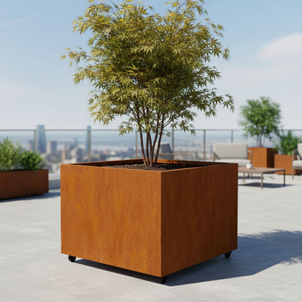 Vierkante cortenstalen plantenbak met wielen 120x120x80 cm