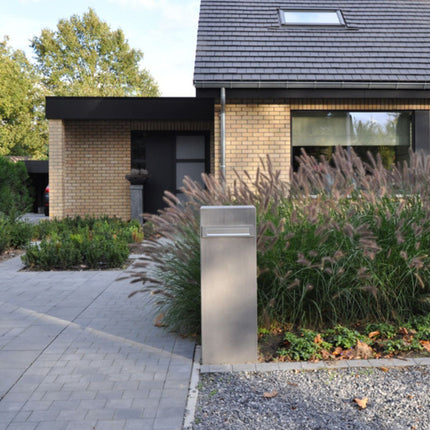 Betonnen Brievenbus Colomn 110x37x37cm (HxBxD) - betongrijs - Doika - Brievenbus - Sierbeton - 10215 Betongrijs