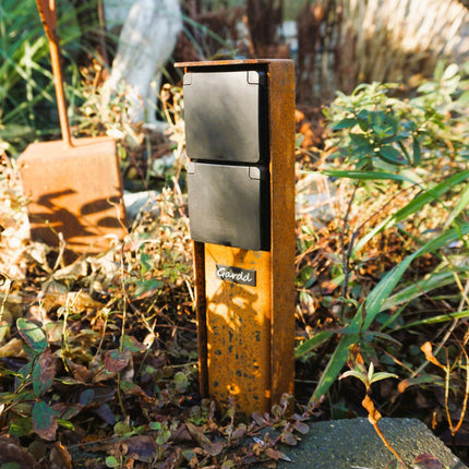 GARDD Stopcontact paaltje cortenstaal 8x5x50cm (DxBxH) - Doika - Stopcontact paaltje - Gardd - 